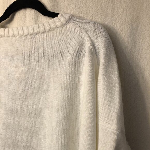 New DKNY Sweater: Size XL - Picture 10 of 10